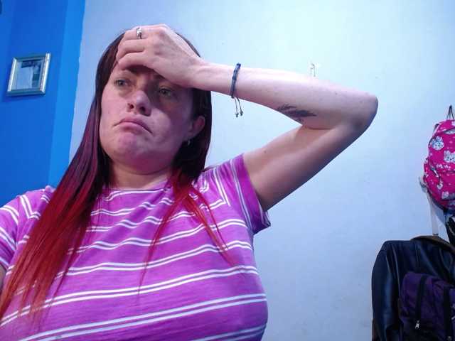 Carolinhe live cam preview