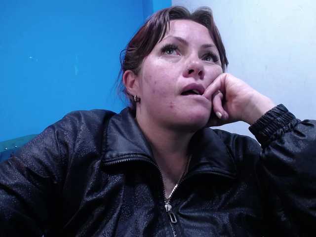 Carolinhe live cam preview