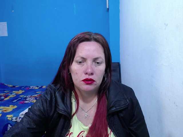 le modèle Carolinhe est en webcam porno dans un show sur le site bongacams, il possède les tags suivants: Latino/Hispanic,Redhead,Trimmed