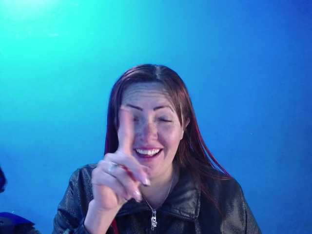 Carolinhe live cam on BongaCams