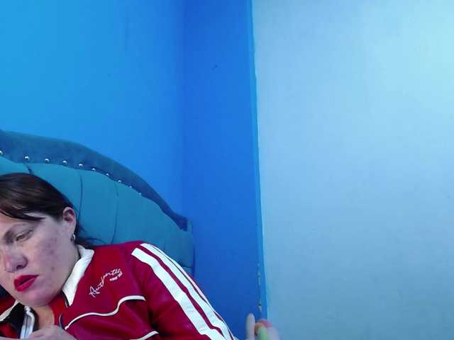 Carolinhe live cam preview