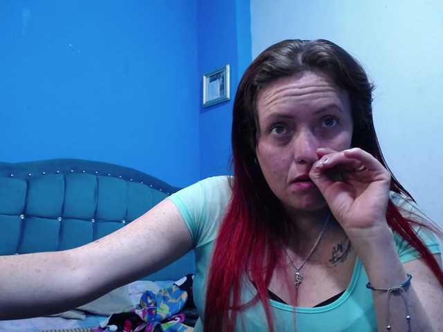 Carolinhe live cam