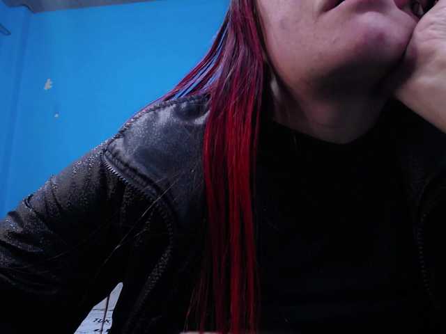 Carolinhe live webcam show