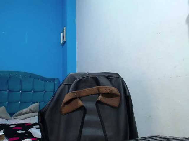 Carolinhe live cam on BongaCams
