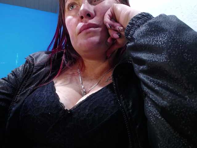 Carolinhe live cam on BongaCams