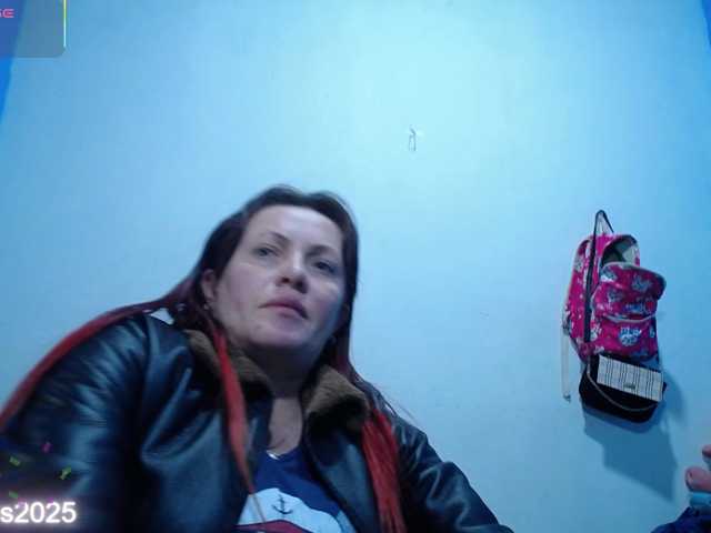 Carolinhe live cam preview