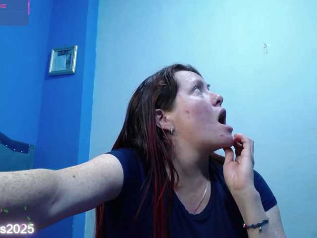 Carolinhe live cam preview