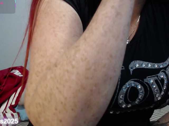 Carolinhe live cam on BongaCams