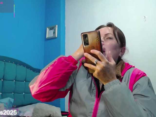 Carolinhe live cam preview
