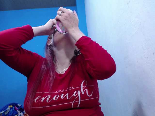 Carolinhe live cam on BongaCams