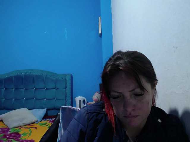 Carolinhe live cam on BongaCams
