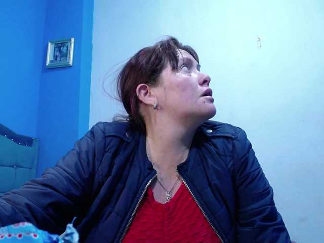 Carolinhe live cam on BongaCams