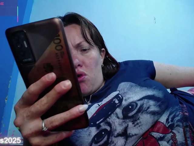 Carolinhe live cam on BongaCams