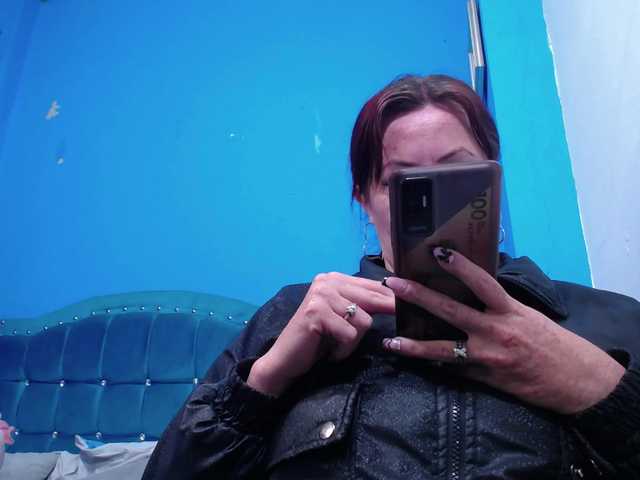 Carolinhe live cam on BongaCams