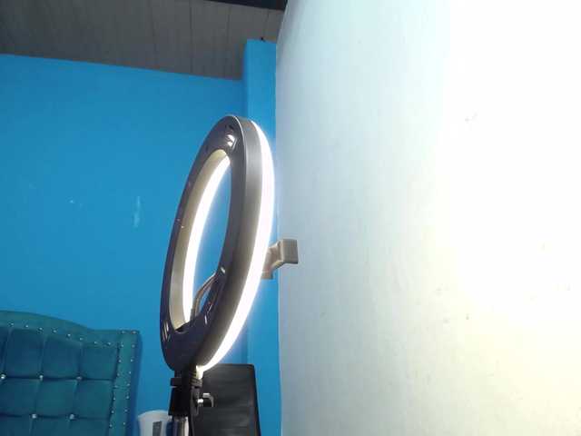 Carolinhe live cam on BongaCams