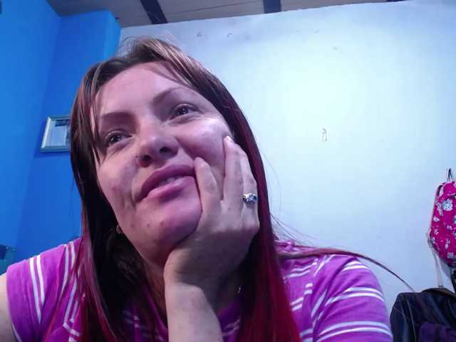 Carolinhe live cam on BongaCams