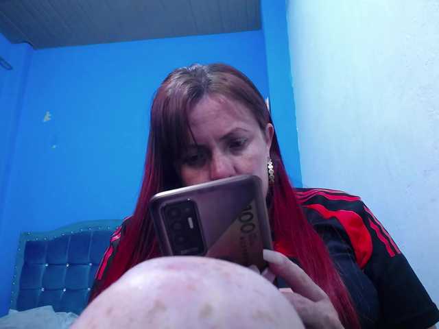 Carolinhe live cam on BongaCams