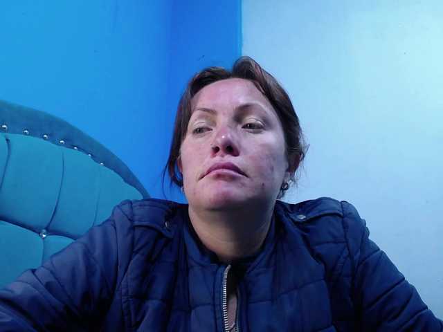 Carolinhe live cam on BongaCams