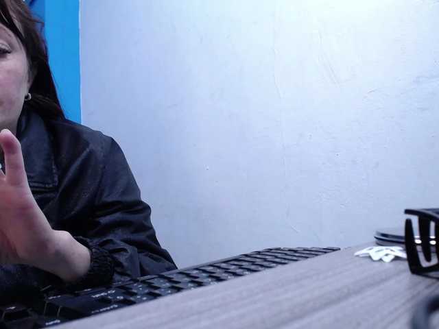 Carolinhe live cam preview