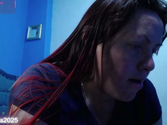 Carolinhe live cam preview