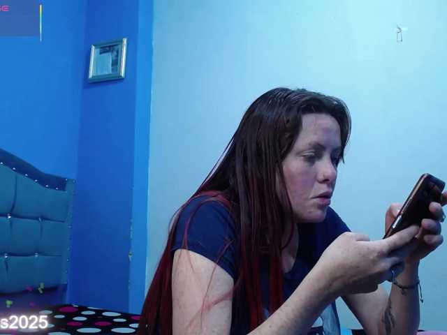 Carolinhe live cam on BongaCams
