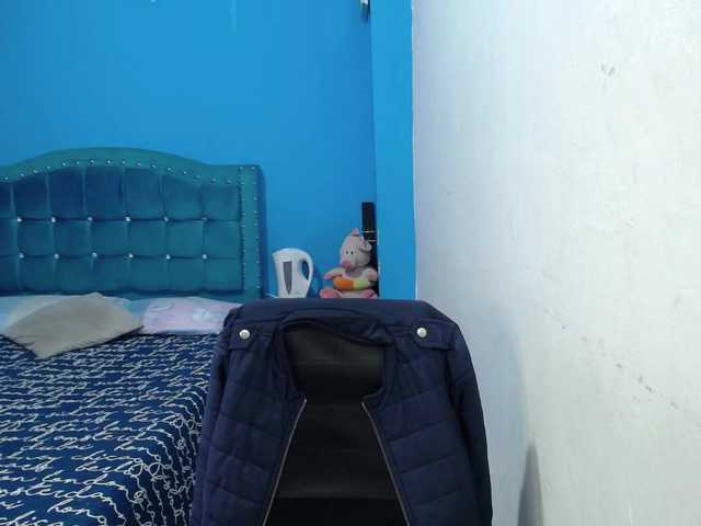 Carolinhe live cam on BongaCams