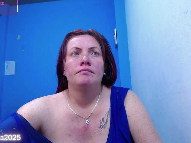 Carolinhe live cam on BongaCams