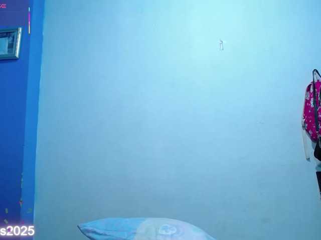 Carolinhe live cam preview