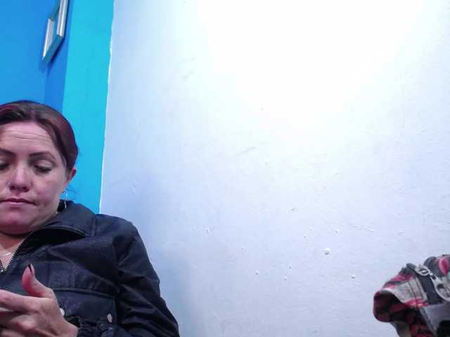 Carolinhe live cam on BongaCams