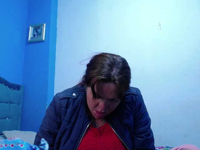 Carolinhe live cam on BongaCams