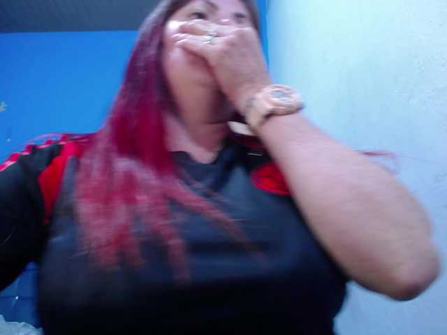 Carolinhe live cam on BongaCams