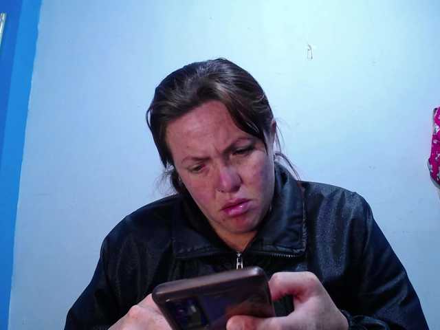 Carolinhe live cam on BongaCams