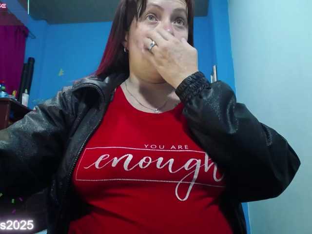 Carolinhe live cam on BongaCams