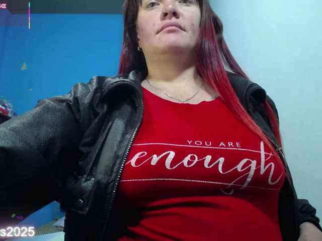Carolinhe live cam on BongaCams
