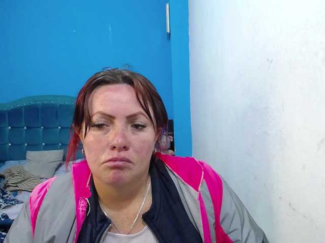 Carolinhe live cam on BongaCams