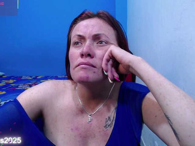 Carolinhe live cam on BongaCams