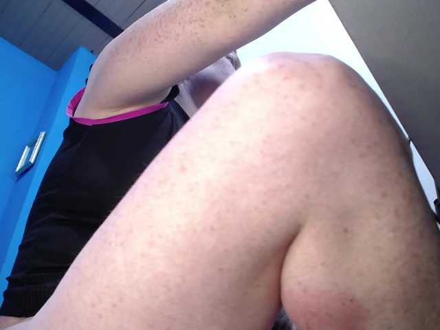 Carolinhe live cam on BongaCams