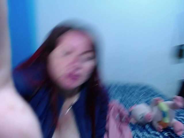 Carolinhe live cam on BongaCams