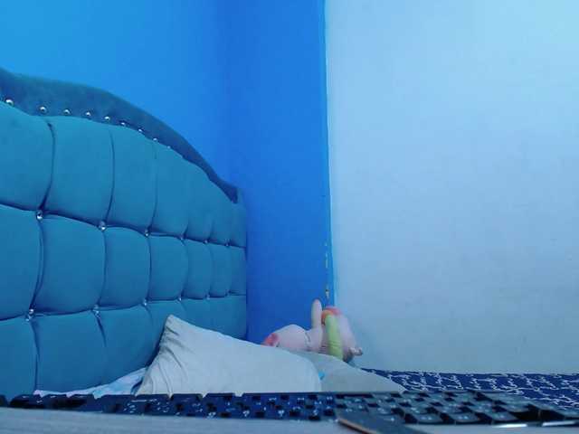 Carolinhe live cam on BongaCams
