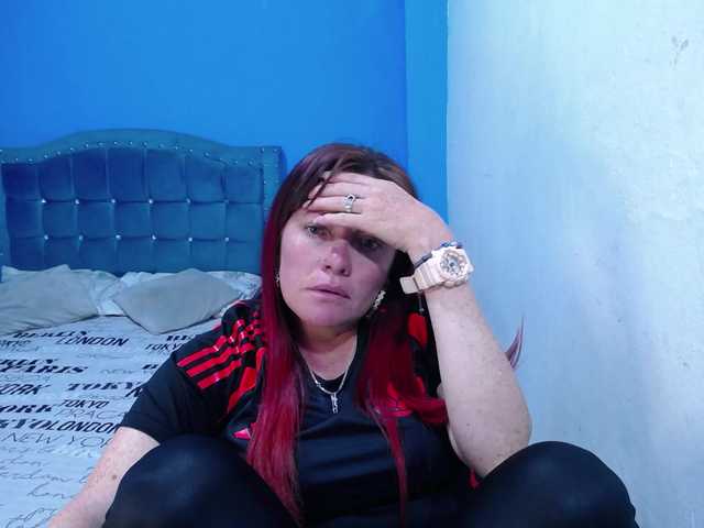 Carolinhe live cam on BongaCams