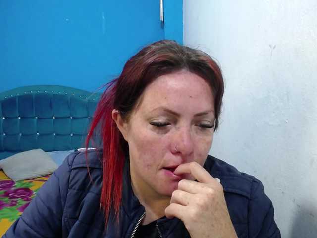 Carolinhe live cam on BongaCams