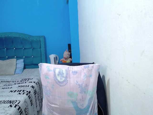 Carolinhe live cam on BongaCams