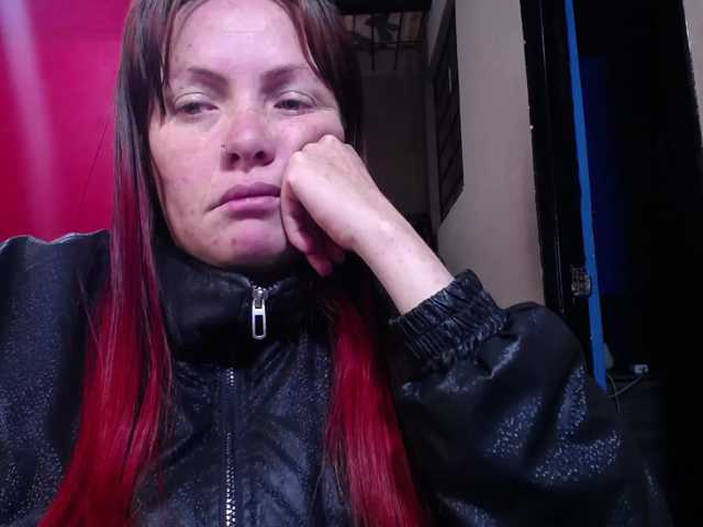 Carolinhe live cam on BongaCams