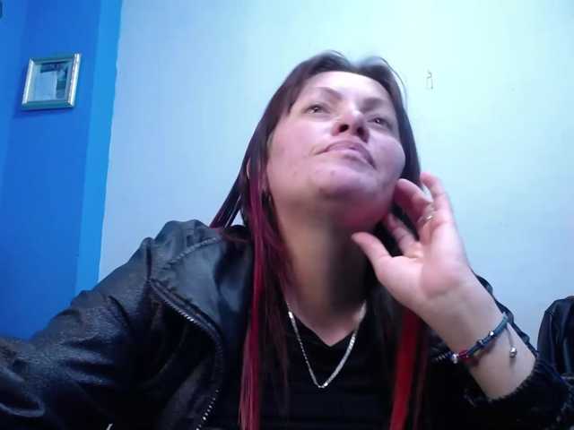 Carolinhe, en directo ahora en BongaCams