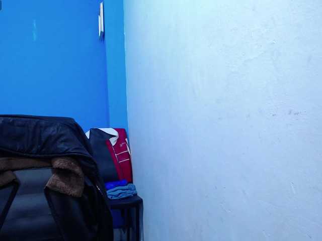 Carolinhe live cam on BongaCams