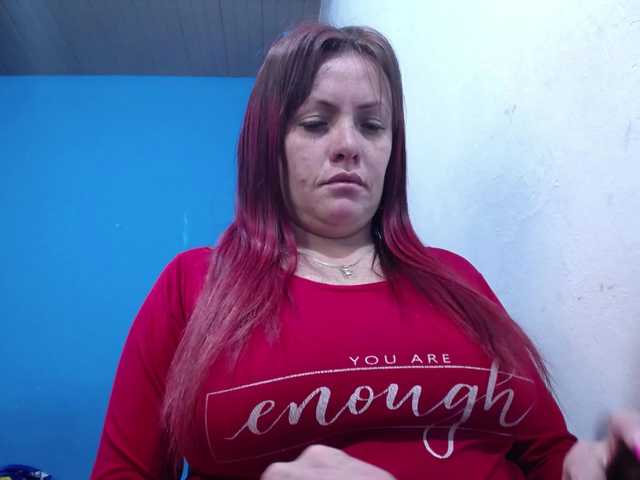 Carolinhe live cam on BongaCams