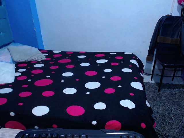 Carolinhe, en directo ahora en BongaCams