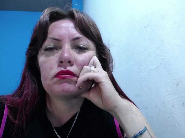 Carolinhe live cam on BongaCams
