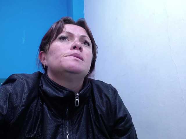 Carolinhe live cam on BongaCams