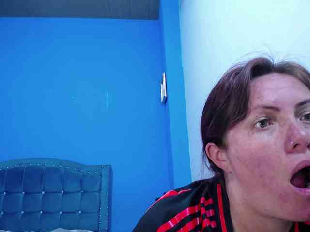 carolinhe's live room